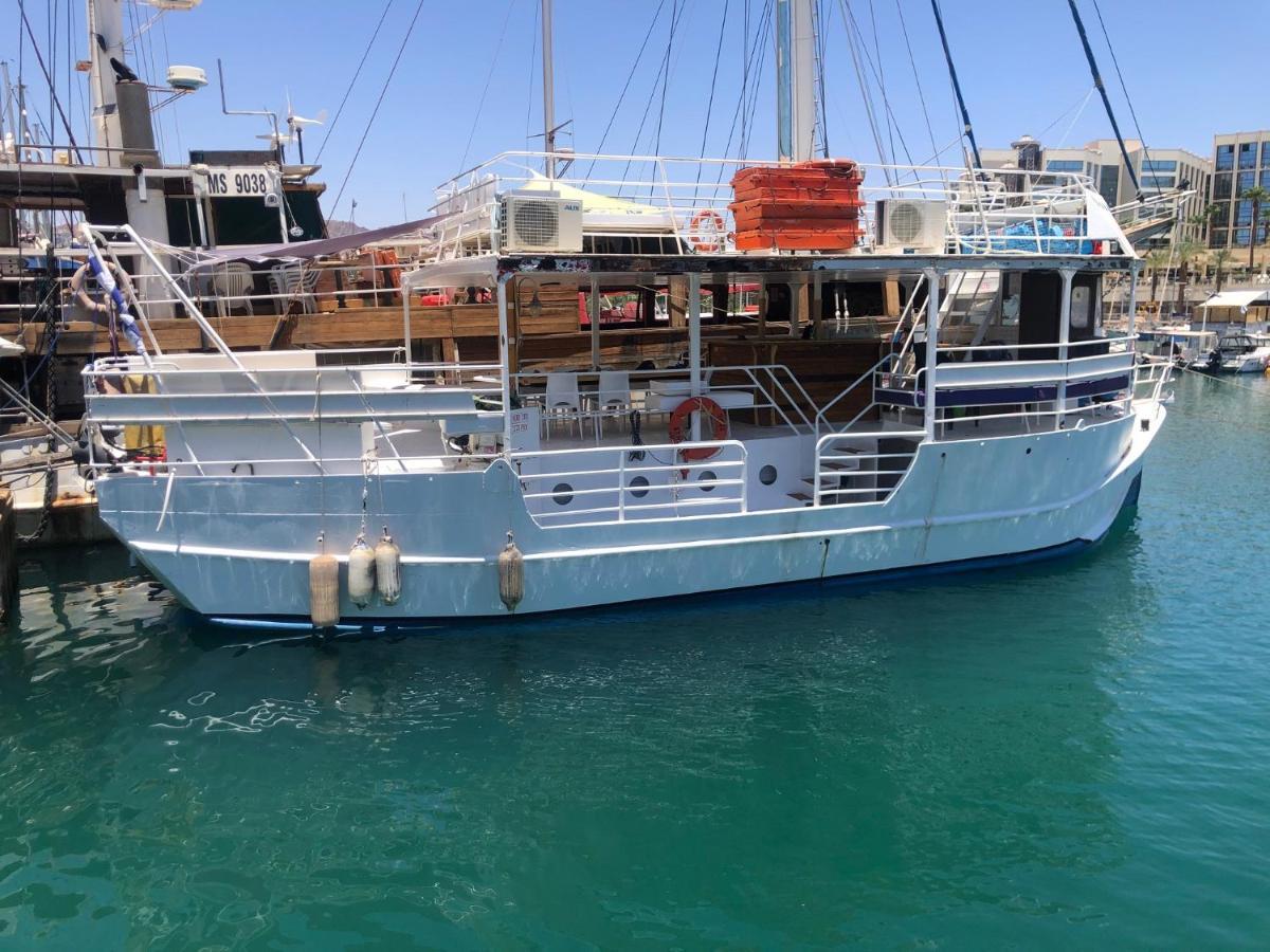 הספינה של אריק Botel Eilat